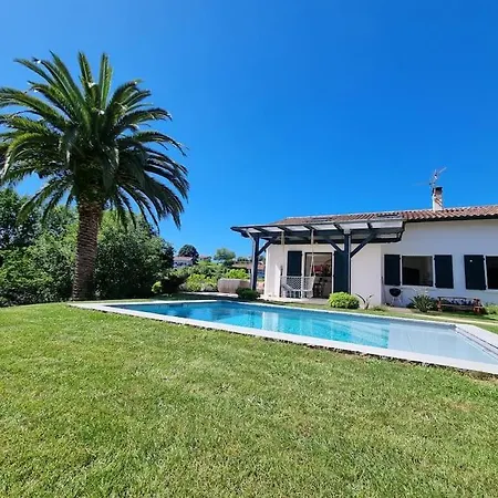 Maison Avec Piscine Et Terrain De Pétanque * Urrugne
