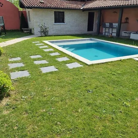 Villa Maison Avec Piscine Et Terrain De Pétanque